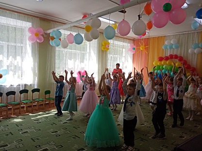 В добрый путь выпускники 2021 года